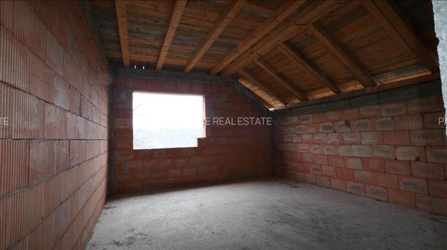 Casa cu 8 camere, 900 mp teren, la rosu in Rediu - 14