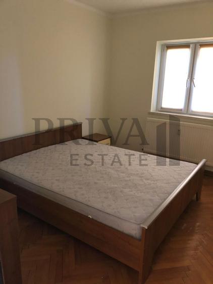 Apartament 3 camere, 2 bai, 65 mp, centrala proprie