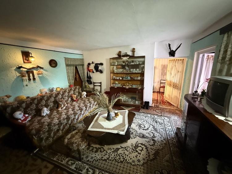 Casa demolabila și teren 800mp cu toate utilitățile deschidere 26,5mp