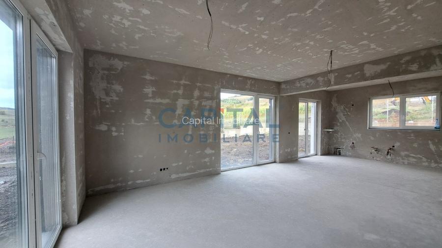 Casa superba cu garaj, aproape de padure - 6