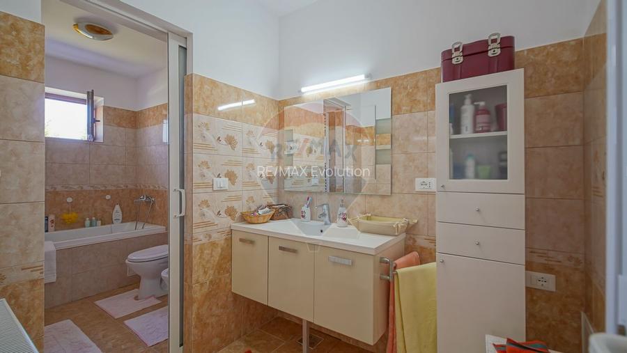 Vilă în zona Glăjărie, 10 camere, Sp + E + M, teren 2789 mp - 20