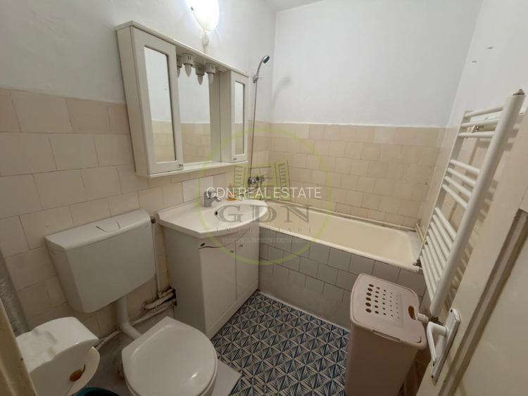 Apartament 2 camere, decomandat, cartier George Enescu, zona Scoala nr. 12 - 8