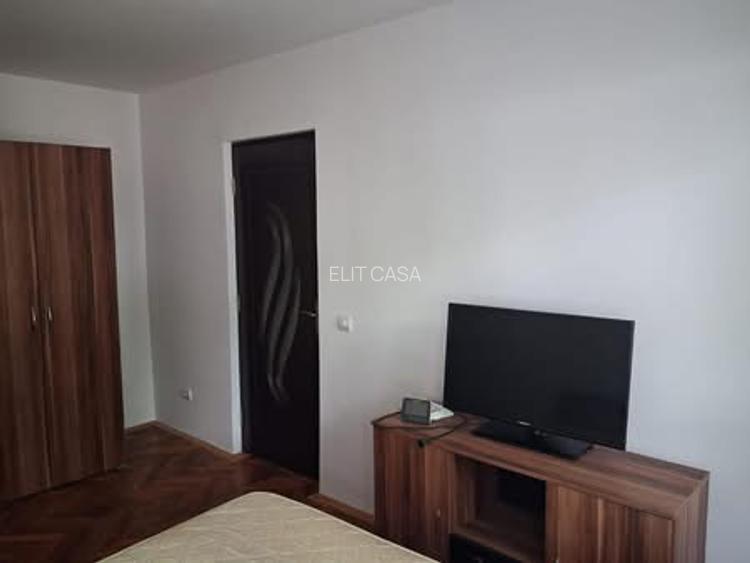 Apartament cu 2 camere, zona Podu de Piatră - 3
