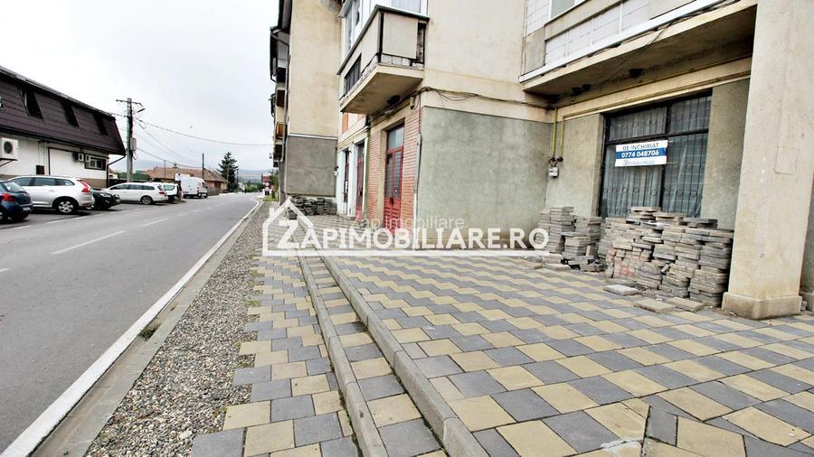 Hală + birouri si spatiu comercial 700 mp. teren 2.500 mp - 7