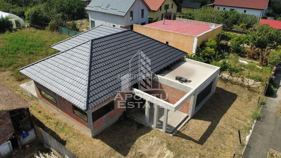 Casa individuala cu 4 camere si teren de 670 mp, Parta,  comision 0 - 8