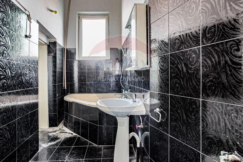 Apartament 4 camere spațioase,  curte,  zona Piata Catedralei - 18