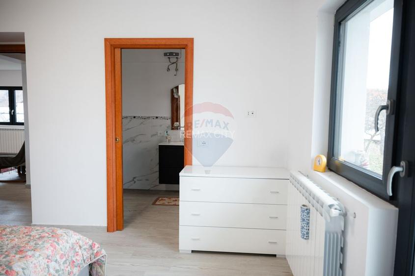 Casă / Vilă cu 5 camere de vânzare - 13