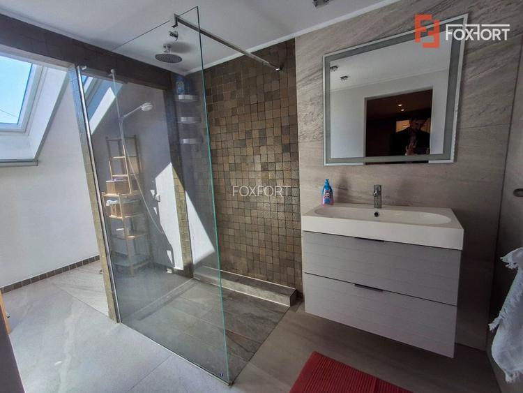 Casa individuala cu 8 camere si teren de 832 mp de vanzare, zona Girocului - 26