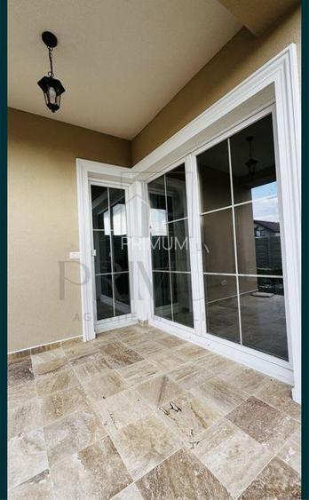 Duplex individual superb - 5 camere - zona excelenta - canalizare - despartit pr - 8