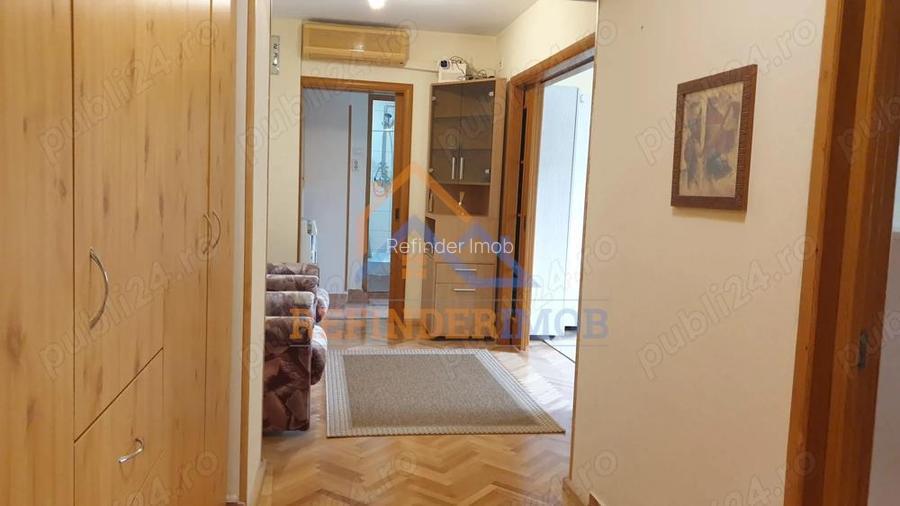 Apartament de vanzare cu 3 camere, zona Sebastian - 4