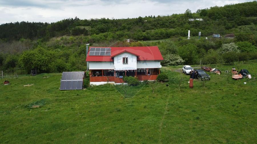 Proprietate OFF-GRID 5,76 Ha. Casa tradiționala lemn. Limită Cluj - 4
