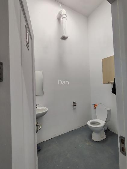 Proprietra-Închiriere spatiu  comercial  - 10