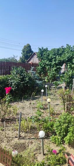 Proprietar vând casă în duplex ,relativ noua , liberă imediat .