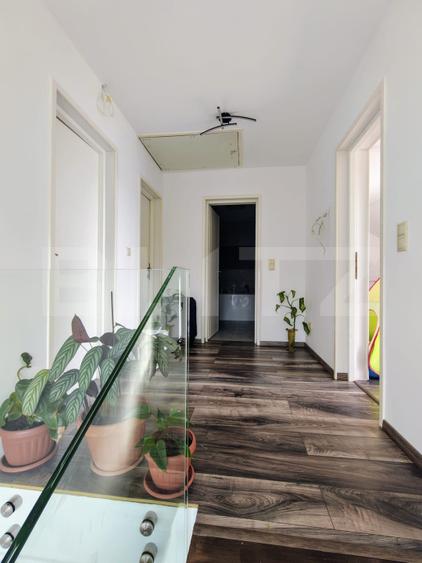 Casă de vânzare cu priveliste superba – proprietate ideală pentru două familii