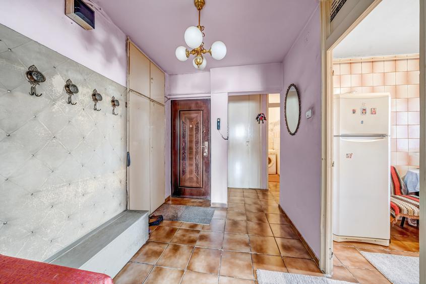 **Apartament cu 3 camere | 64,2 mp utili | 2 băi | Bloc 1985 | Etaj 7/8 | Sector