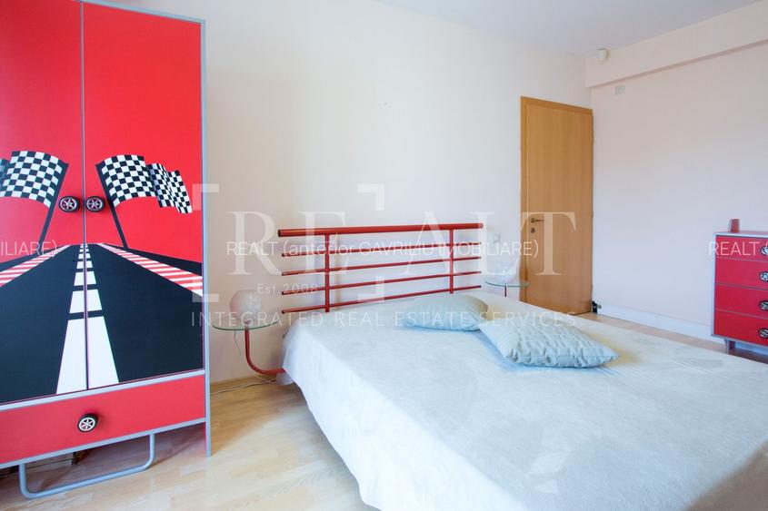 Inchiriere apartament 3 camere | Generos, 2 x Parcare, Acces lift | Domenii