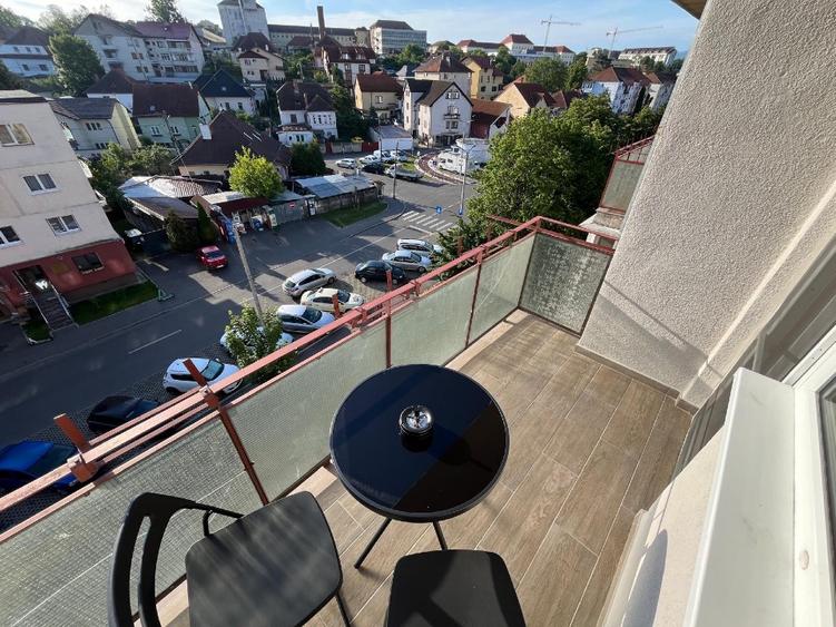 INCHIRIEZ APARTAMENT 4 CAMERE