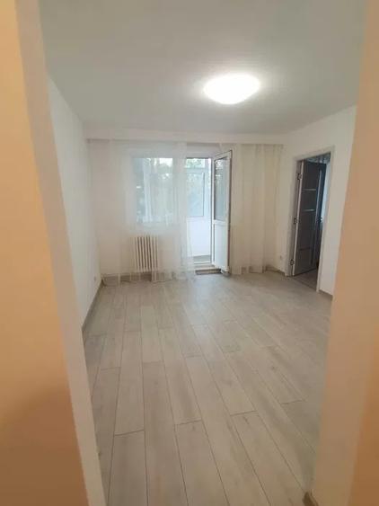 Apartament cu 2 camere, etajul 2/10, zona Podu Ros
