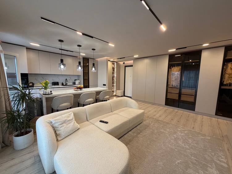 Apartament cu vedere la lac în GranVia Lake,mobilat complet,parcare inclusă