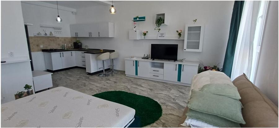 Garsoniera moderna si spatioasa