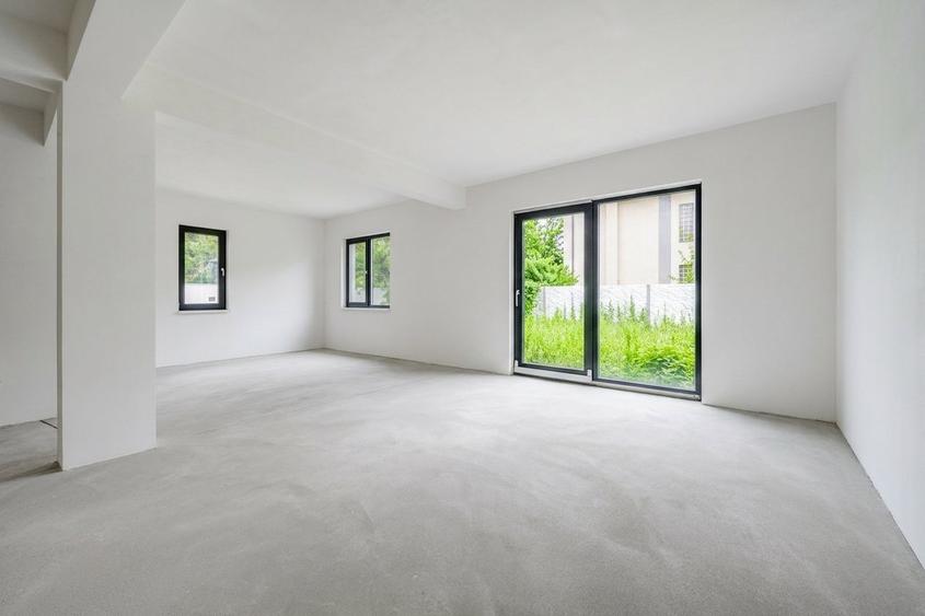 Casa se preda finisata - 4 bai -3 dormitoare - curte - parcare - metrou Păcii