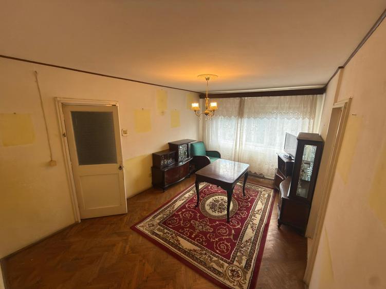 Apartament 2 camere, etaj 3/4, zona Podu Ros