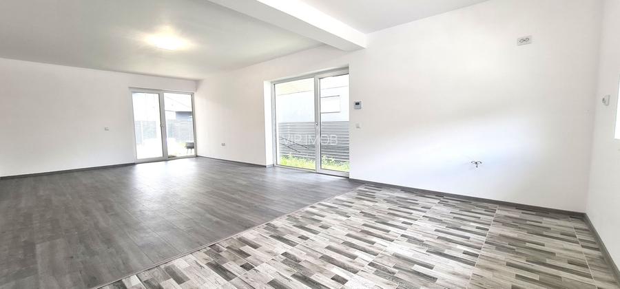 Casa 4 camere (nemobilata, neutilata) cartier Izvor Tarlungeni Brasov - 12