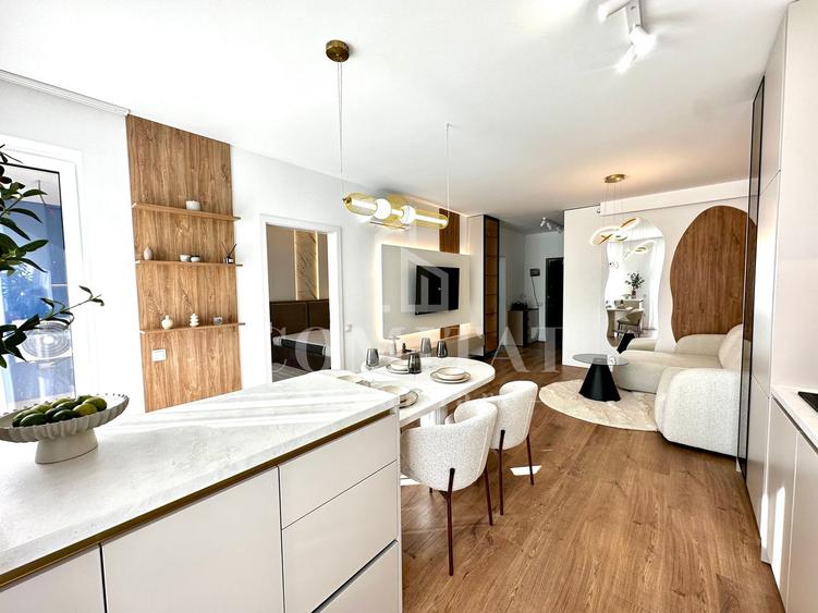 Apartament ultrafinisat | Etaj intermediar | Zona str Tineretului