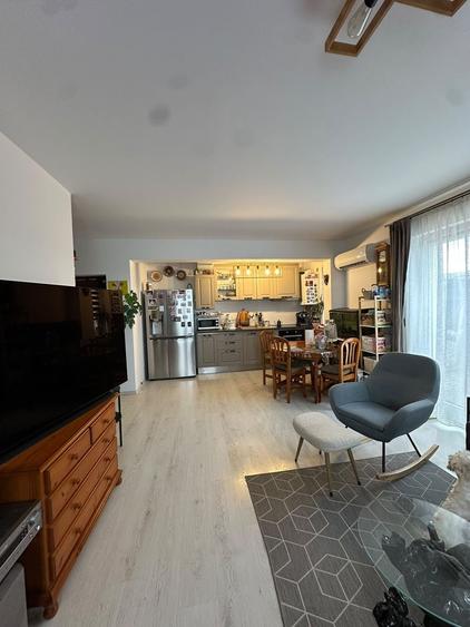 Penthouse 3 camere cu terasă – Turnișor