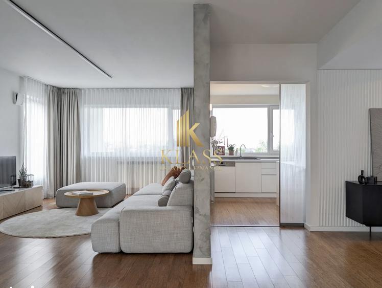 Apartament modern cu 3 camere tip penthouse, 2 terase, 2 locuri de parcare