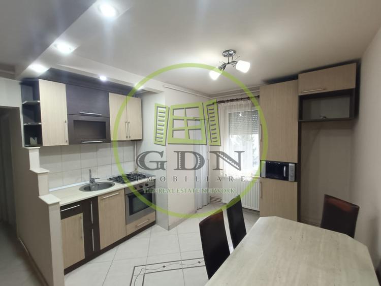 Apartament cu 3 camere, etaj 2, de vânzare în mun. Reghin, bld. Unirii