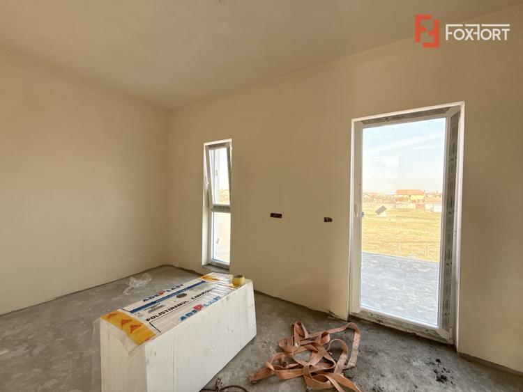 COMISION 0% Triplex cu 4 camere de vanzare in localitatea Sacalaz, zona Centrala