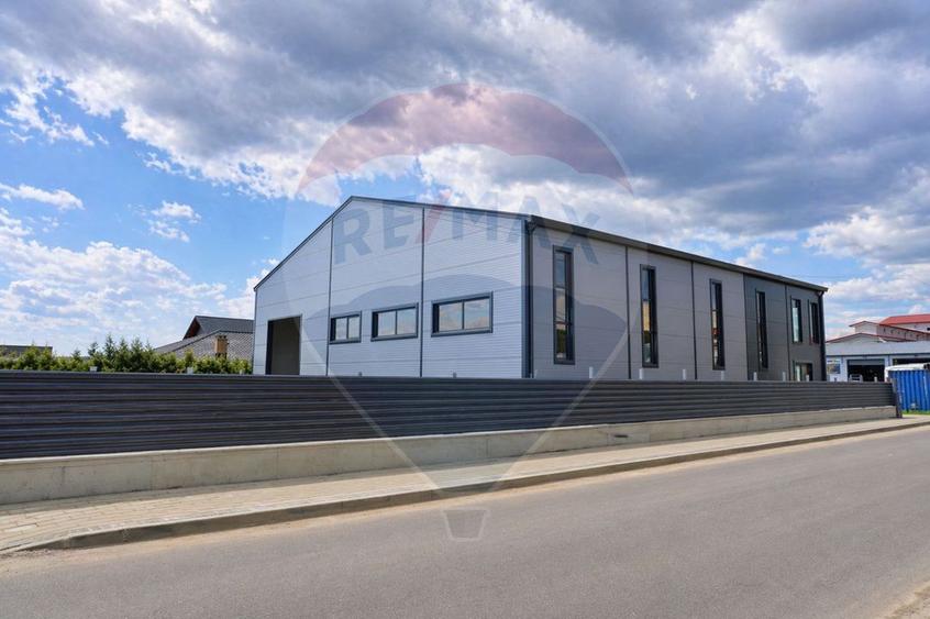 Hală industrială de închiriat – 560 mp si curte