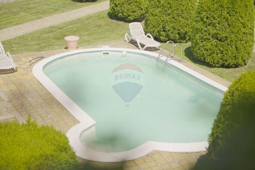 Casă cu piscină și teren de tenis – Girov, 10 min de Piatra Neamț