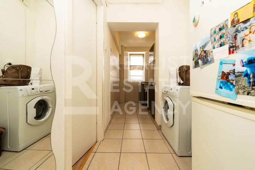 Vânzare, apartament cu 3 camere în zona Lujerului