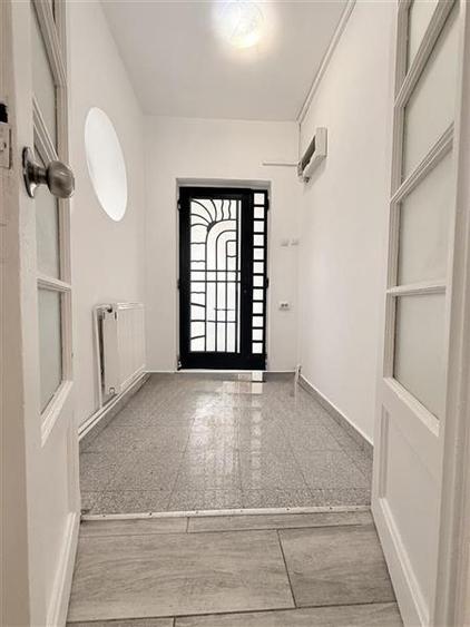 Vila moderna de inchiriat - 250 mp + 100 mp curte-Podul Grant