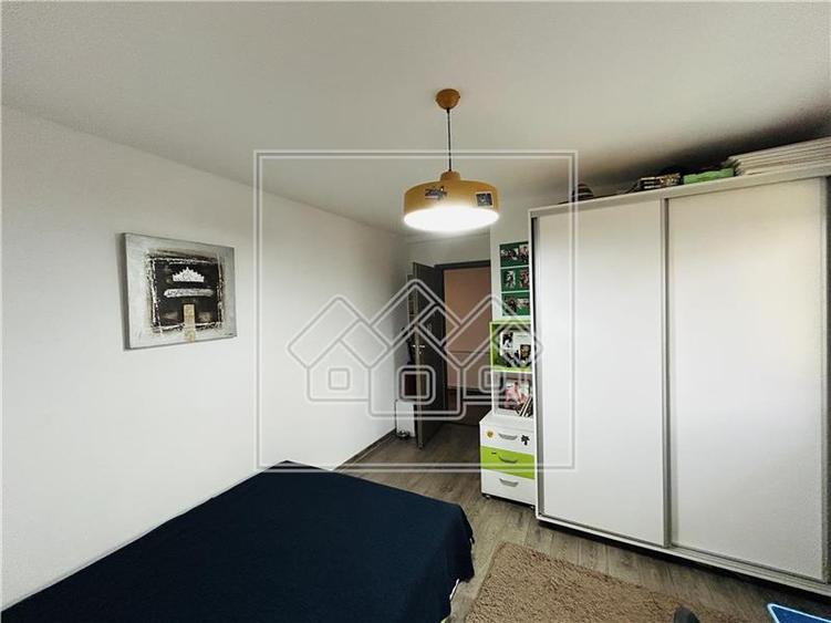Ap cu 3 camere, 2 bai, gradina si loc de parcare - C. Arhitectilor
