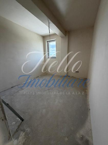 Apartament de vanzare semidecomandat ,3 camere 57 mp , zona Sesul de Sus