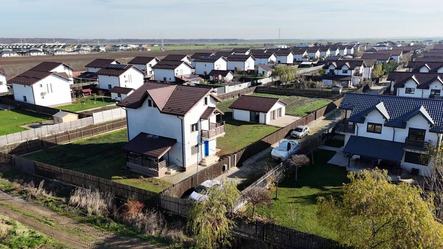 Vila vanzare Sabareni , teren 1876 mp