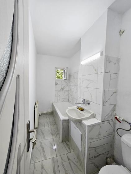 Apartament cu 2 camere decomandat Nicolina-Pizza Nico, Renovat, Etaj 2