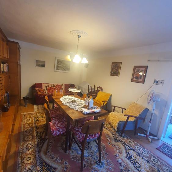 Casa coiciu, 3 camere, 2 bucatarii, baie, 180mp teren