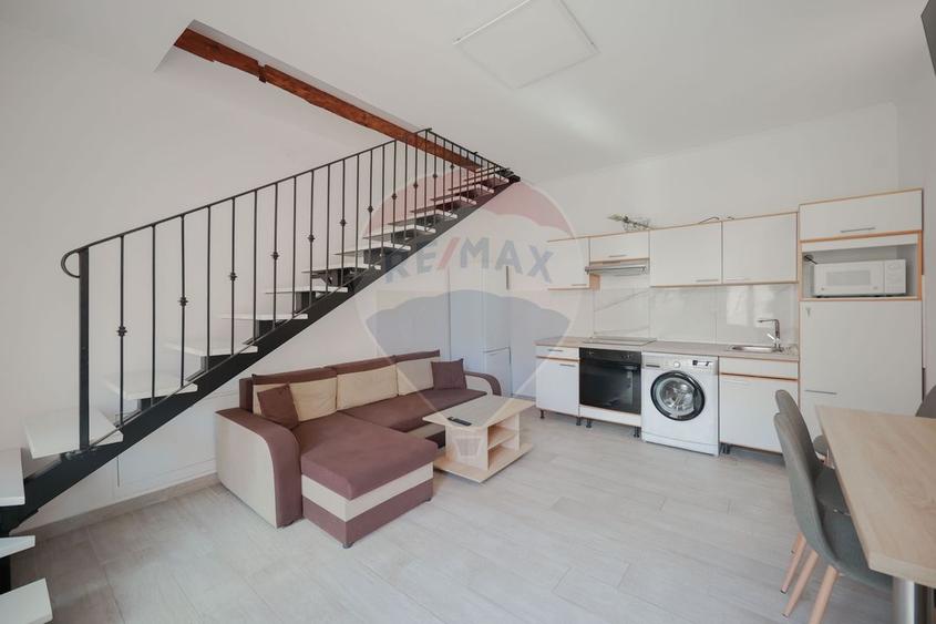 Apartament cu 3 camere de vânzare în zona Ultracentral