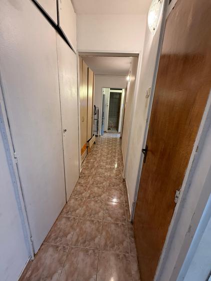 3 Camere Et.1/4 An constructie 1984 Zona Apusului - Metrou Gorjului