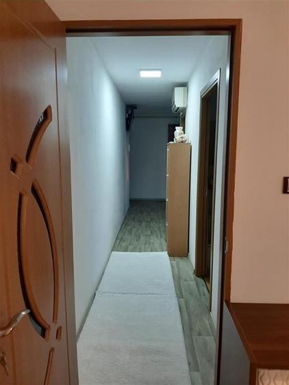 Decomandat cu centrala /2 camere/Zona Dambovita/Mansarda