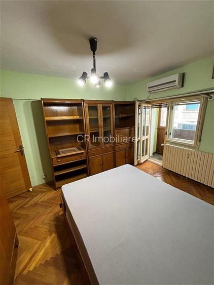 Apartament de vanzare 3 camere Decebal - 3