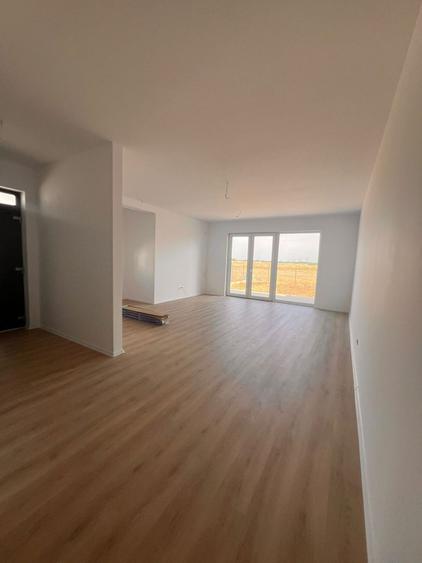 Comision 0%. Duplex spatios 120 mp. Panouri solare.  380 mp teren.  La cheie.