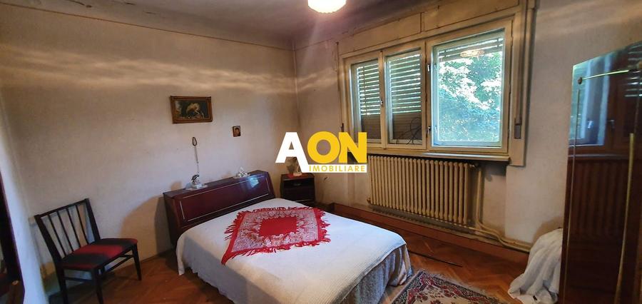 Casa cu 5 camere, 768 mp teren, Cetate