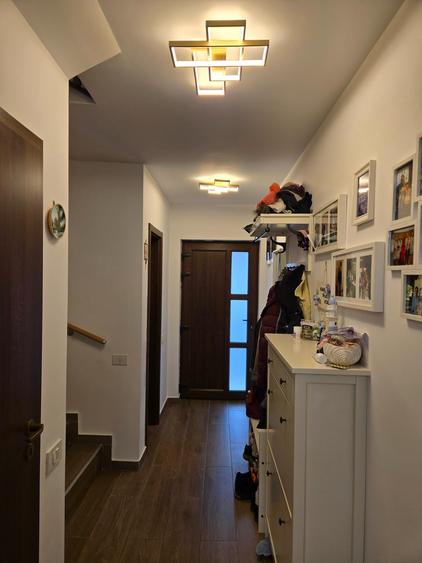 Casa/Vila cu 5 camere/ P+1+M/ Popesti-Leordeni
