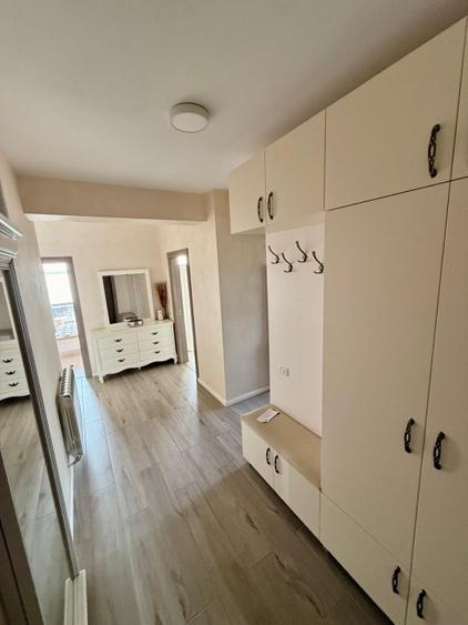 Apartament 3 camere Mamaia, vis a via de Hotel Iaki, cu vedere la lac