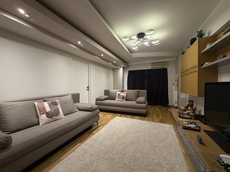 Apartament 3 camere, renovat, lift, 2 bai, zona Tipografilor